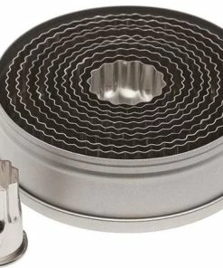 FLUTED ROUND PASTRY CUT
